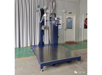 BDF-1200L4 四桶搖臂型強(qiáng)酸堿灌裝機(jī)丨順利運(yùn)往客戶現(xiàn)場